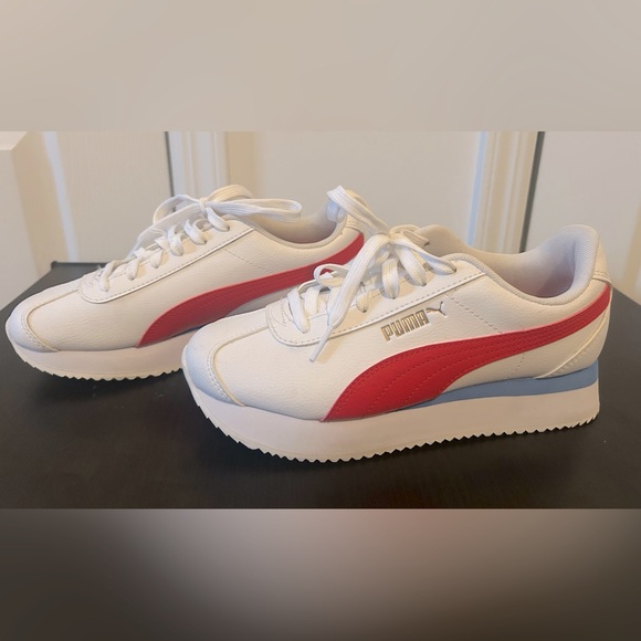 PUMA: City Rider Ladies Leather Training Shoe - Picture 2 of 7